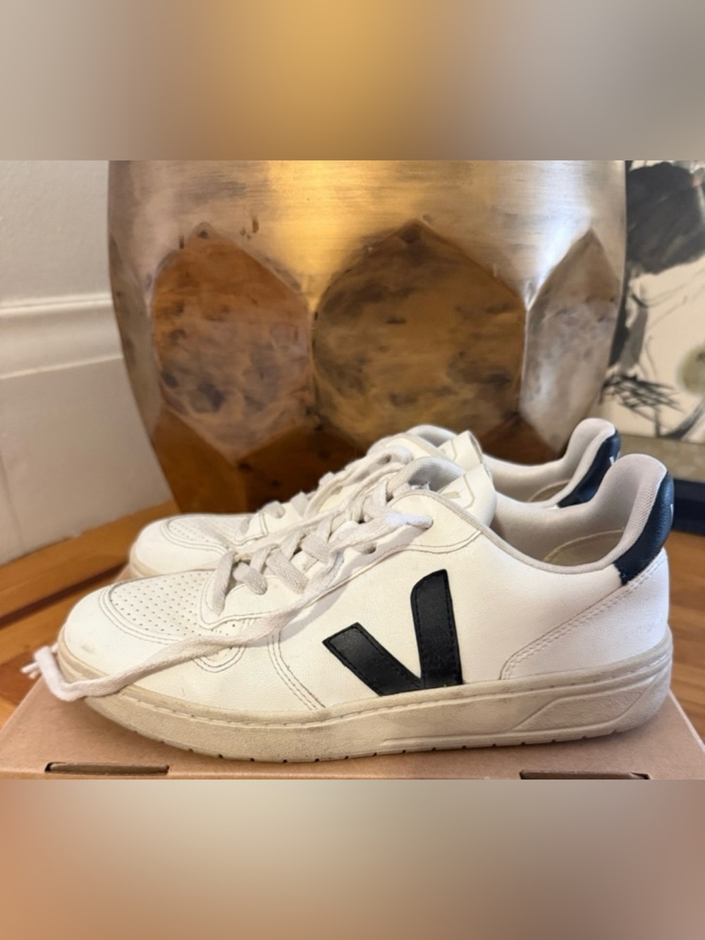 Veja V-10 sneakers size 8